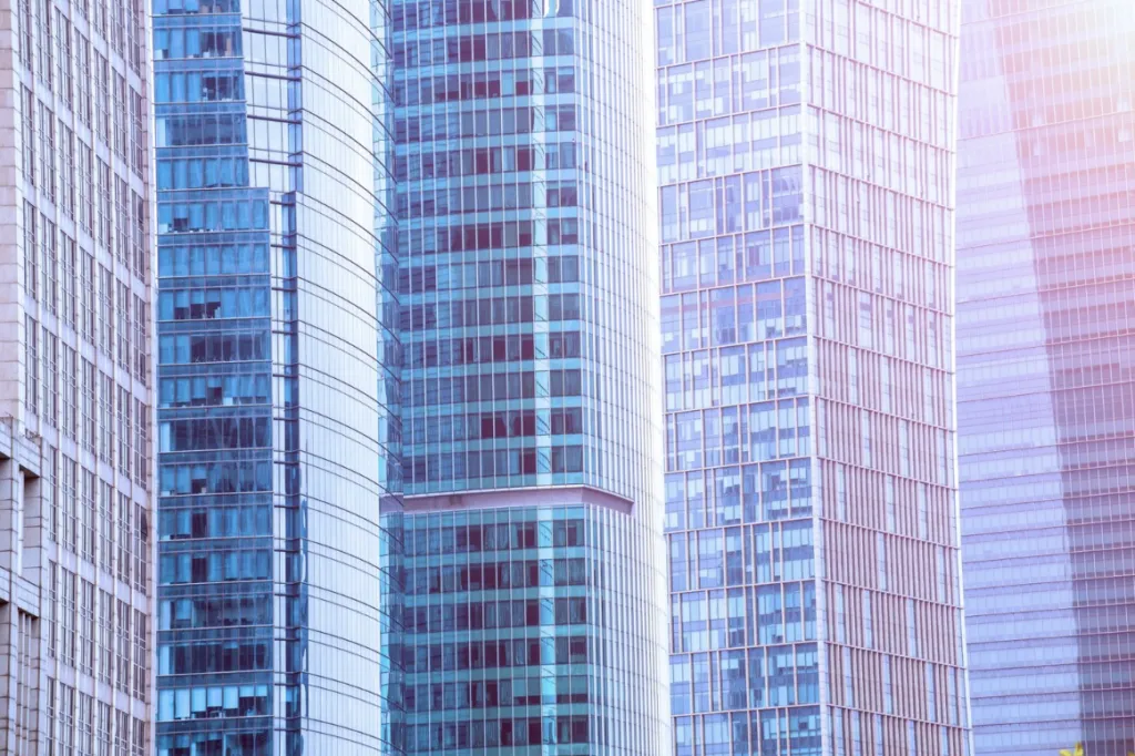 Seguritech explica los edificio inteligente con tecnología de seguridad y automatización desarrollada.