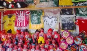 Cartonería en León resiste al olvido: Teresa Meza mantiene viva una tradición de generaciones