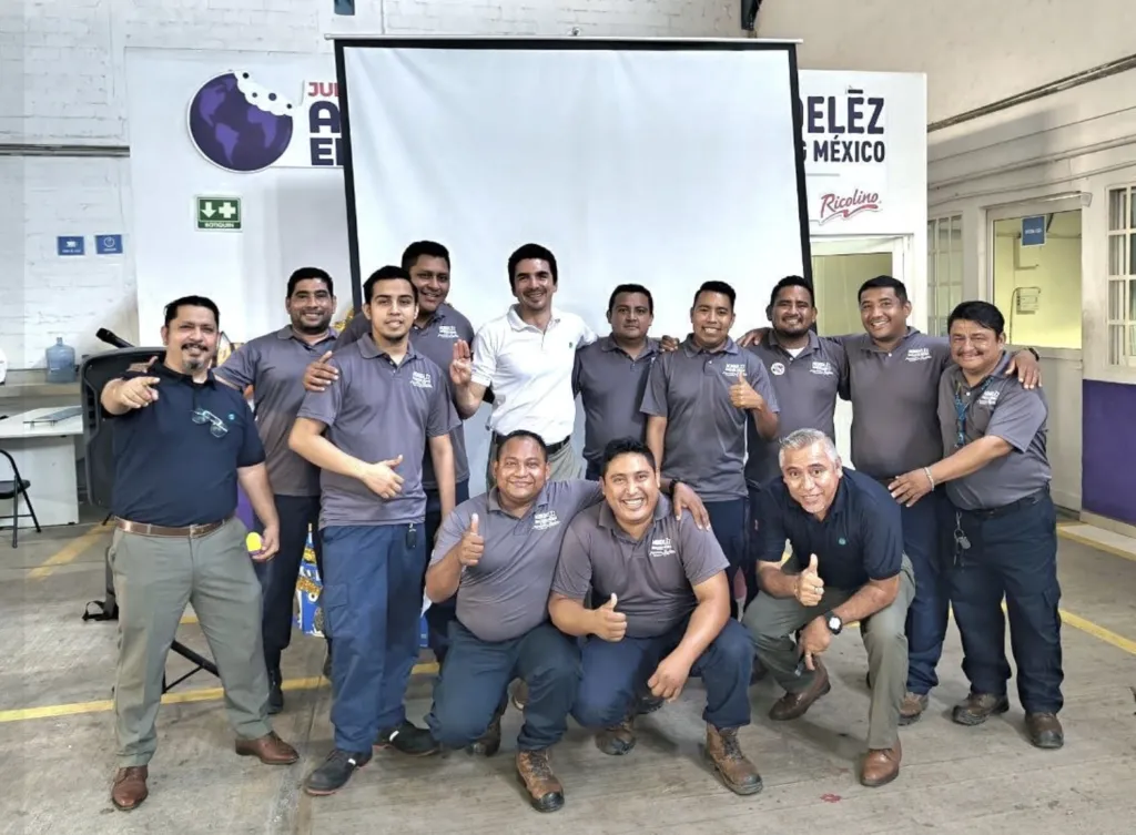 Trabajadores respaldan modelo sindical liderado por Alejandro Martínez Araiza.