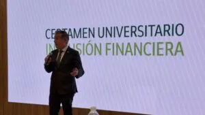 Banco Azteca premia proyectos IA creados por universitarios mexicanos