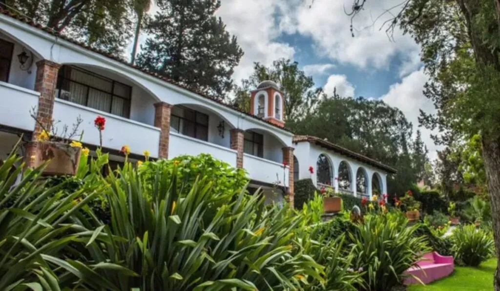 Adiós al Hotel Atascadero: demolición borra un ícono histórico de San Miguel de Allende
