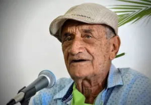 De acuerdo con Carlos Raphael de la Madrid, uno de los aspectos más relevantes de la trayectoria del poeta cubano es la tensión entre creación y censura. 