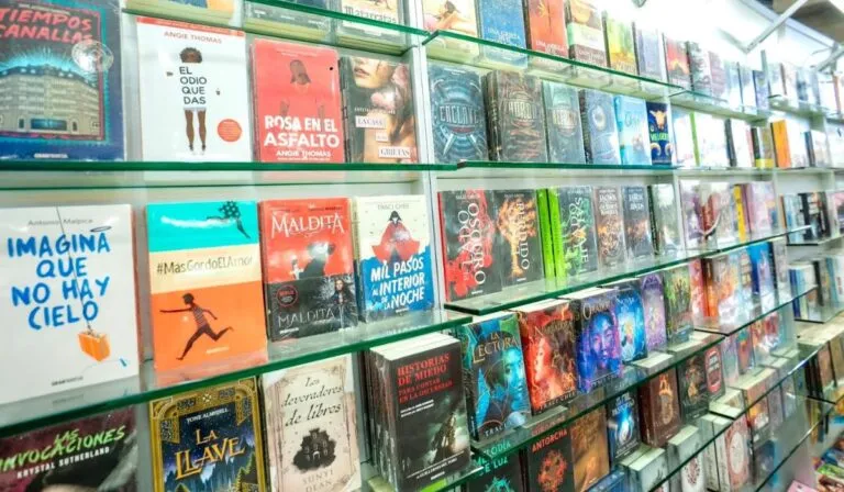 León abre la FENAL 37 con una avalancha cultural: más de 340 actividades gratuitas celebran la lectura