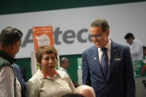 Banco Azteca activa plan de movilidad con 200 sillas en 2026