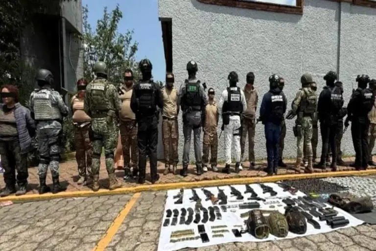 Elementos federales participan en un operativo de seguridad en Michoacán.