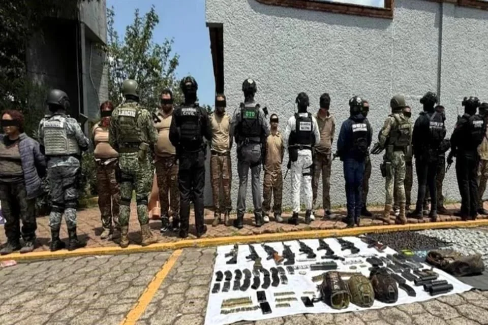 Elementos federales participan en un operativo de seguridad en Michoacán.