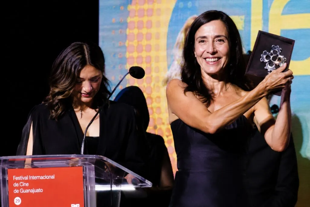 Cecilia Suárez recibe homenaje en el Festival Internacional de Cine de Guanajuato por su trayectoria en el cine mexicano