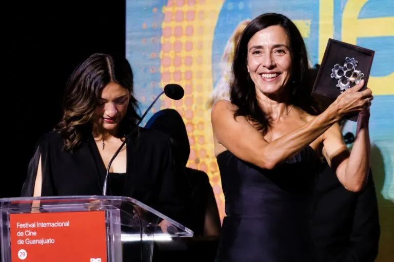 Cecilia Suárez recibe homenaje en el Festival Internacional de Cine de Guanajuato por su trayectoria en el cine mexicano