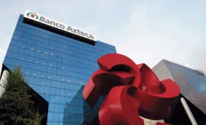 Banco Azteca impulsa servicios financieros para adultos mayores