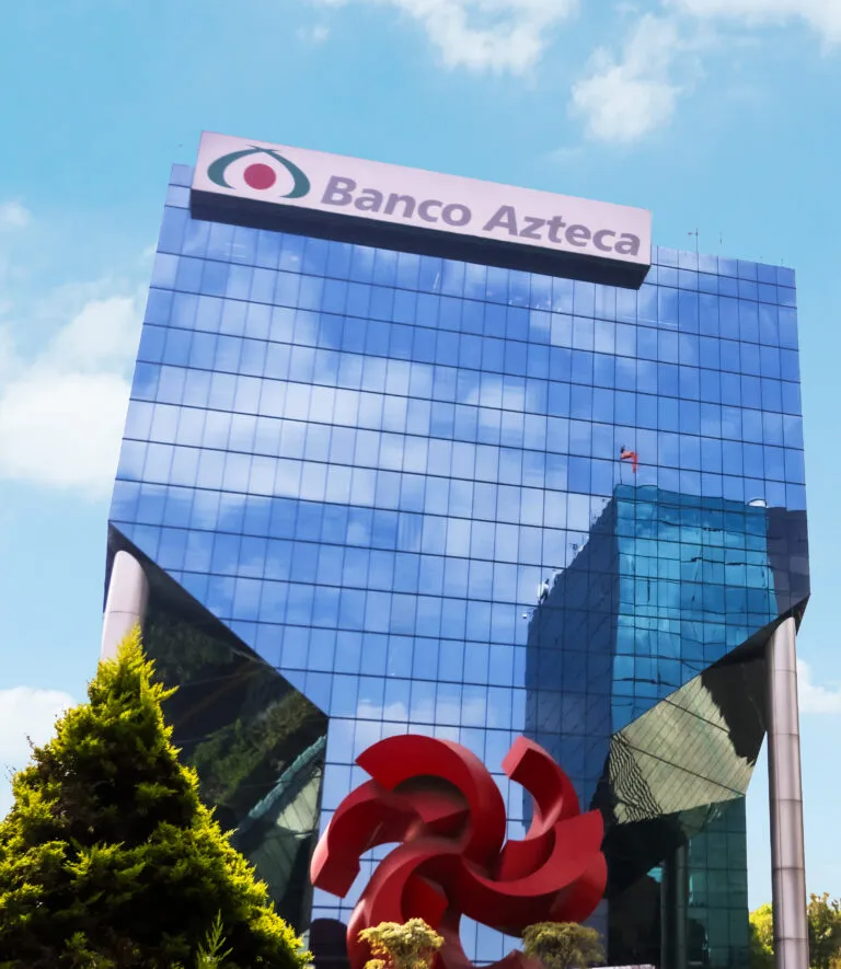 Banco Azteca y Elektra habilitan envíos sin costo a Colombia