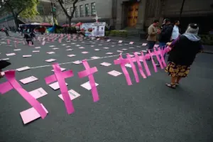 Un hombre fue sentenciado a 27 años y 11 meses por feminicidio en Guanajuato, tras la muerte de su madre en León en enero de 2026.
