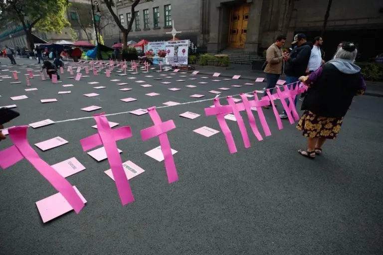 Un hombre fue sentenciado a 27 años y 11 meses por feminicidio en Guanajuato, tras la muerte de su madre en León en enero de 2026.