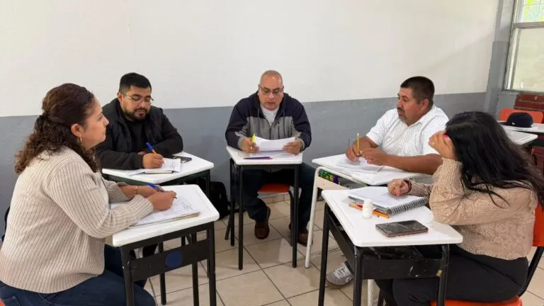 Docentes de Guanajuato participan en acciones para fomentar la lectura entre estudiantes.