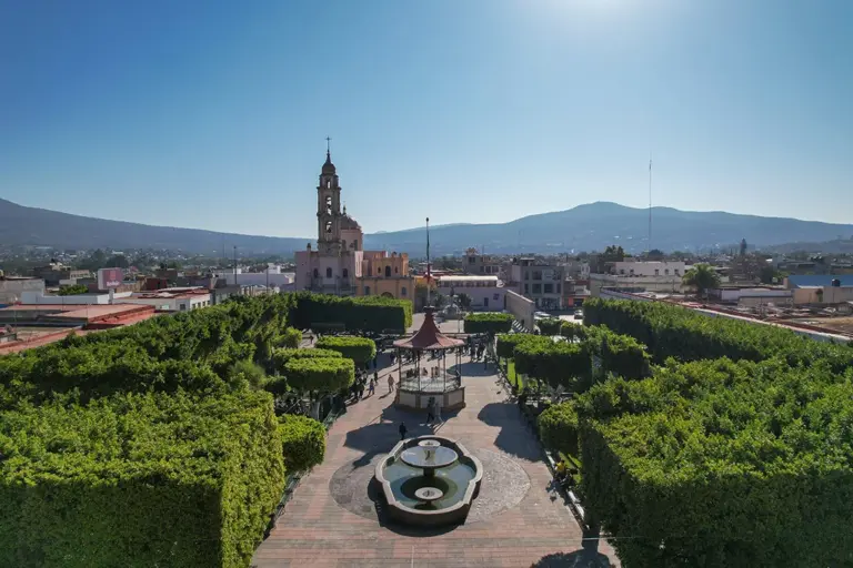 Uriangato 2026: alfombras monumentales y globos de Cantoya