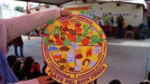 Alimentación escolar saludable con frutas, verduras y agua para estudiantes de Guanajuato
