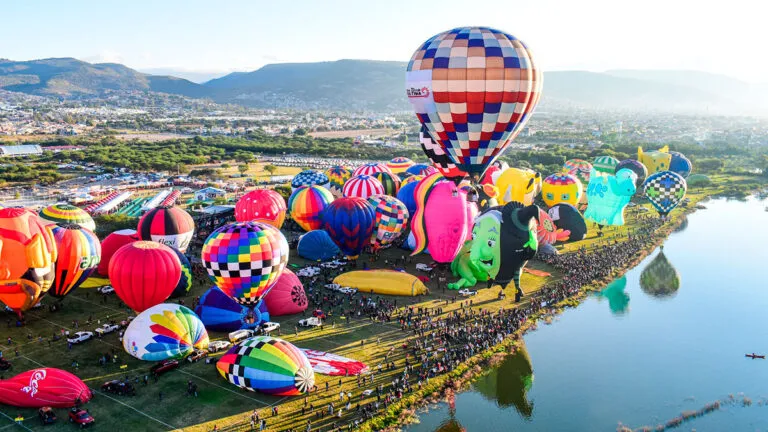 El Festival Internacional del Globo 2026 proyecta una derrama económica de 900 millones de pesos en León, con beneficios esperados para hoteles, restaurantes y comercios locales.