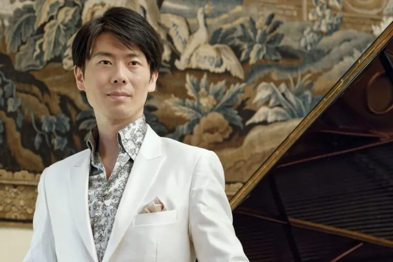 Kotaro Fukuma en Guanajuato presenta un recital de piano inspirado en el agua durante el Festival Internacional Cervantino.