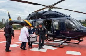 Helicóptero ambulancia utilizado para transportar un corazón desde León, Guanajuato, hasta el Instituto Nacional de Cardiología en Ciudad de México.