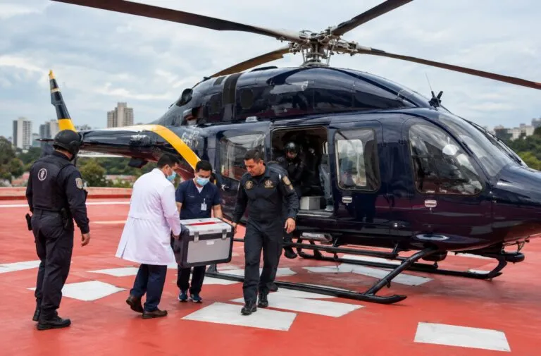 Helicóptero ambulancia utilizado para transportar un corazón desde León, Guanajuato, hasta el Instituto Nacional de Cardiología en Ciudad de México.